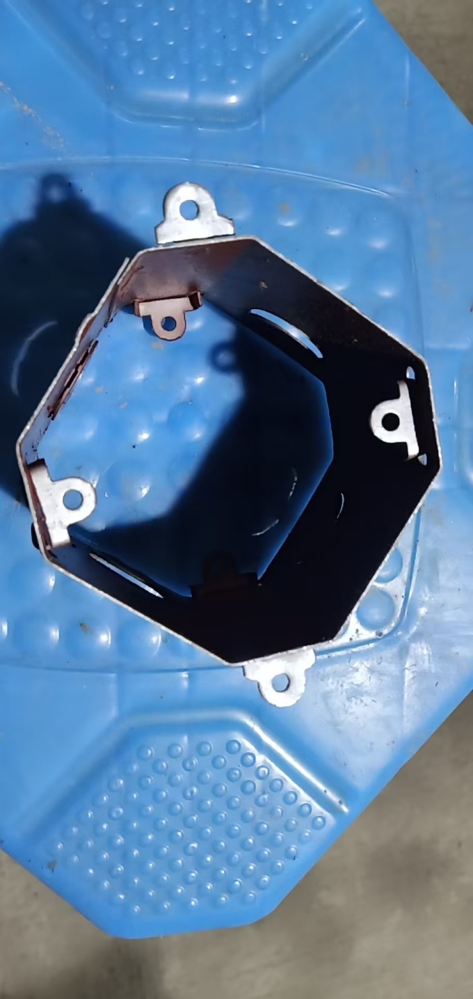 活底八角外耳線盒